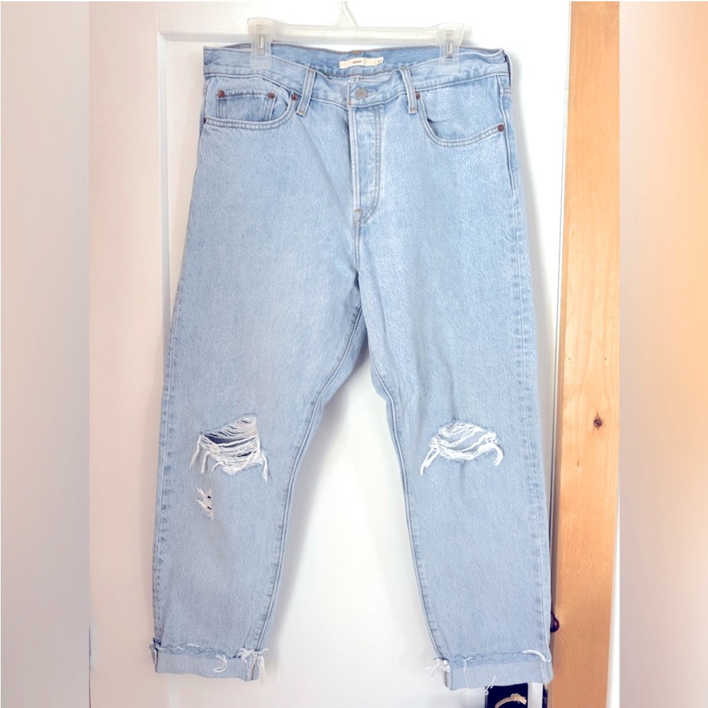 Levi's Wedgie - Distressed Cropped Light Denim Jeans
